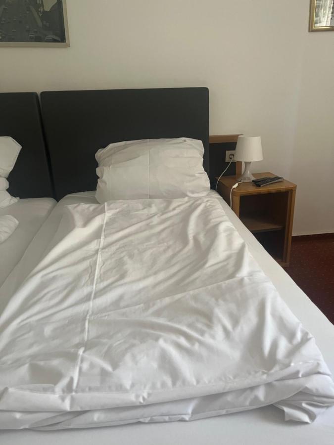 Hotel Zum Taunus Eppstein Eksteriør billede