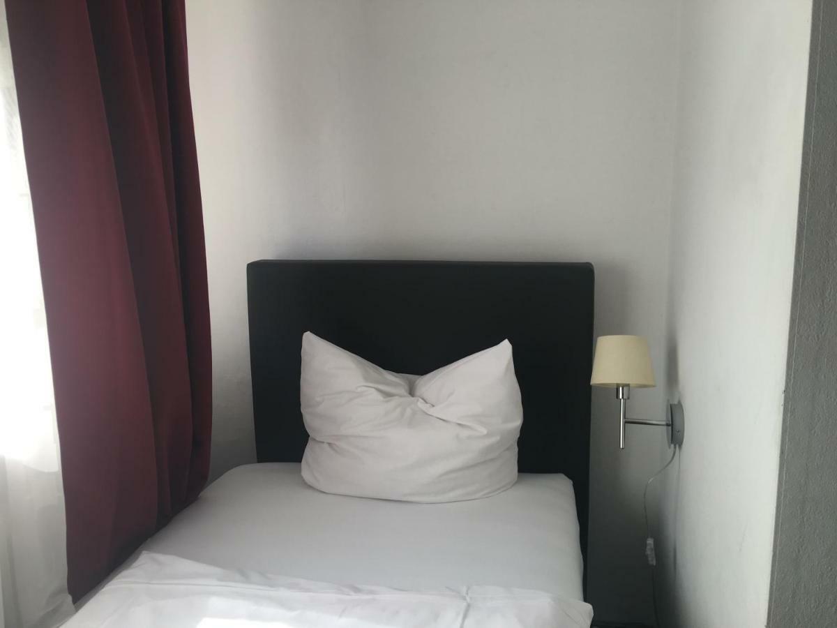 Hotel Zum Taunus Eppstein Eksteriør billede